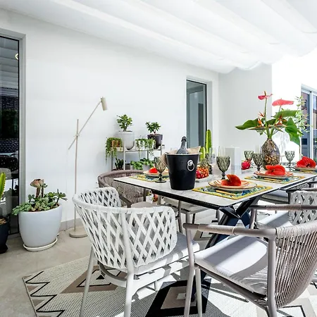New Olivos Villa