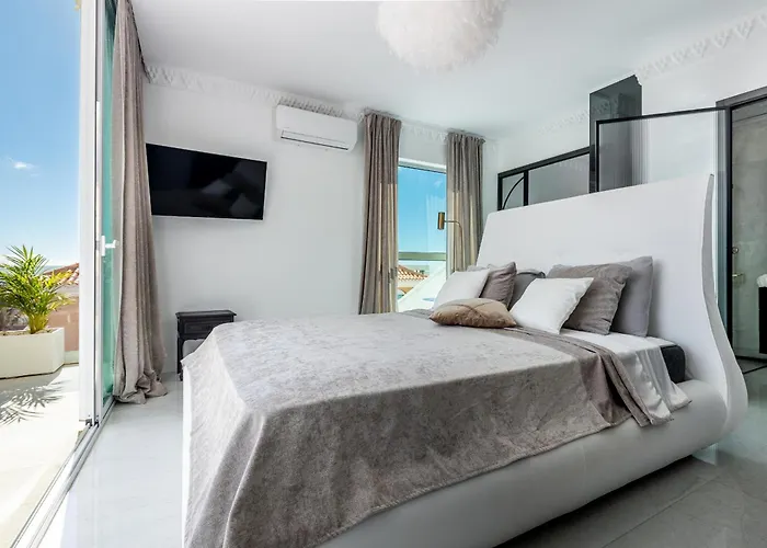 וילה New Olivos *